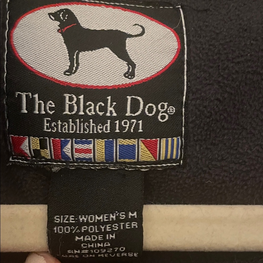 The Black Dog Fleece Vest - Picture 7 of 7